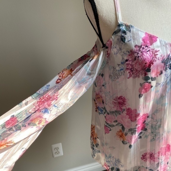 INC Floral Cold Shoulder Pleated Blouse Size XS - Picture 2 of 7